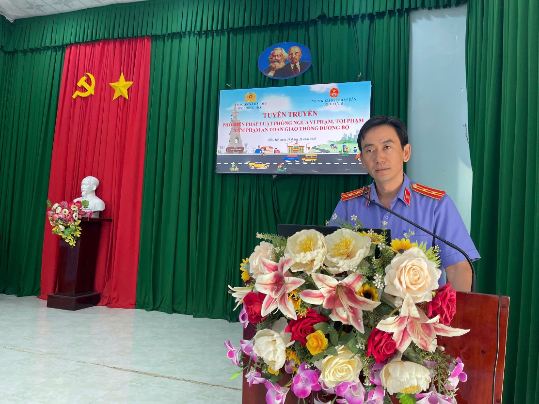 VKSND Khu vực 5, tỉnh Đồng Tháp phối hợp tuyên truyền pháp luật