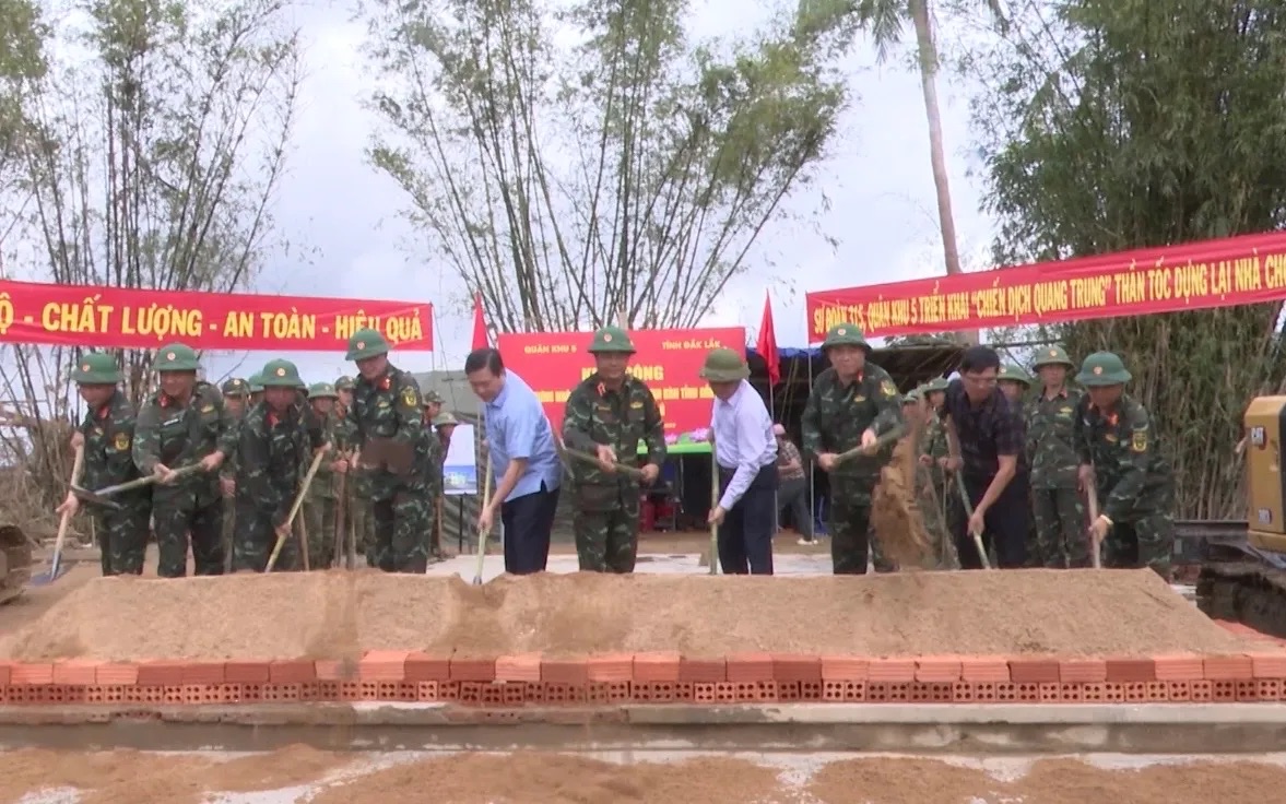 Bộ Xây dựng yêu cầu khẩn trương khắc phục hậu quả thiên tai đảm bảo nhu cầu Tết cho người dân