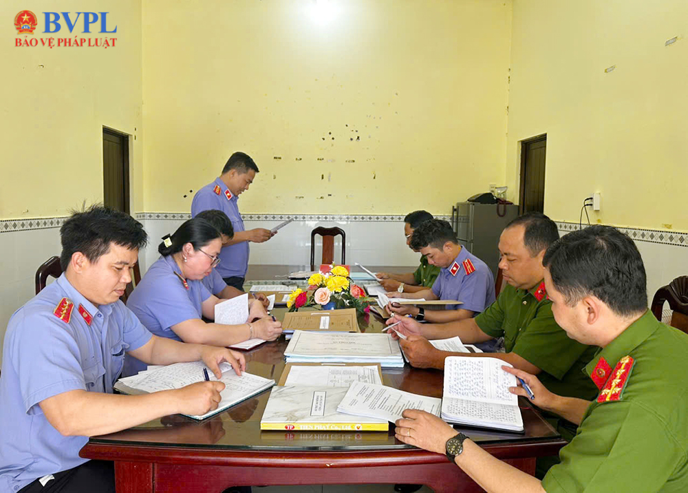 Trực tiếp kiểm sát giải quyết tin báo tại Công an xã Tài Văn