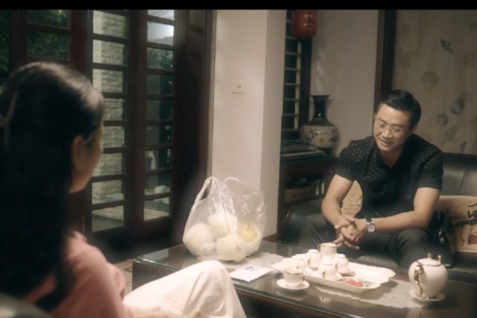 Lằn ranh - Tập 34 Khắc gặp Nguyệt với chiếc hộp tiền, gợi mở hướng “tháo gỡ” vụ thanh tra Trinh Tam