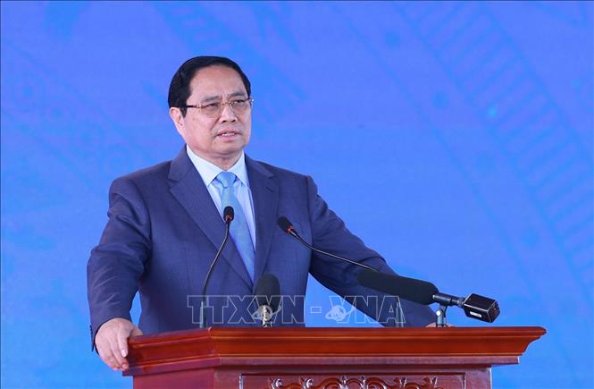 Thủ tướng Mồ hôi, máu và nước mắt kết tinh thành những công trình kiến tạo cho sự phát triển