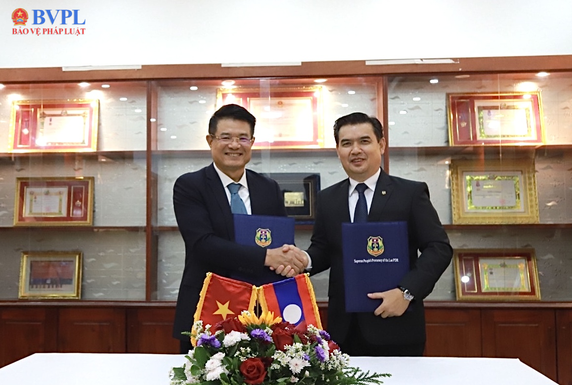 Hội đàm giữa Đoàn đại biểu VKSND tối cao Việt Nam                                  và Đoàn đại biểu VKSND tối cao Lào