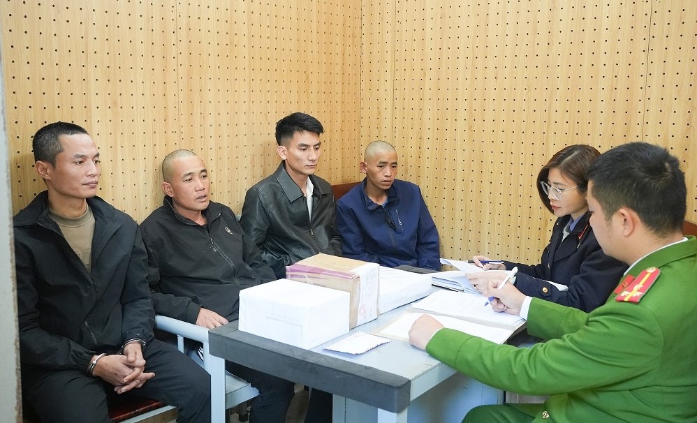 Kiểm sát việc mở niêm phong, lấy lời khai các đối tượng mua bán trái phép chất ma túy