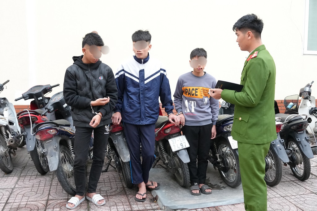 Bắt giữ 2 nhóm thanh, thiếu niên trộm cắp xe máy, xe đạp điện