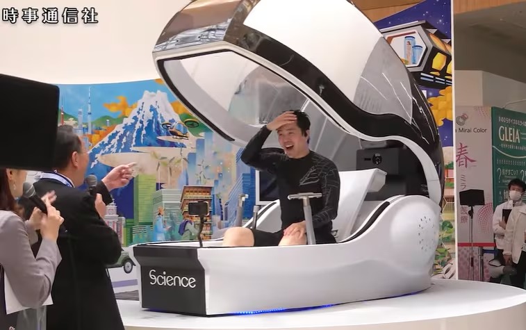 Ra mắt “máy giặt người” có giá 240 triệu đồng