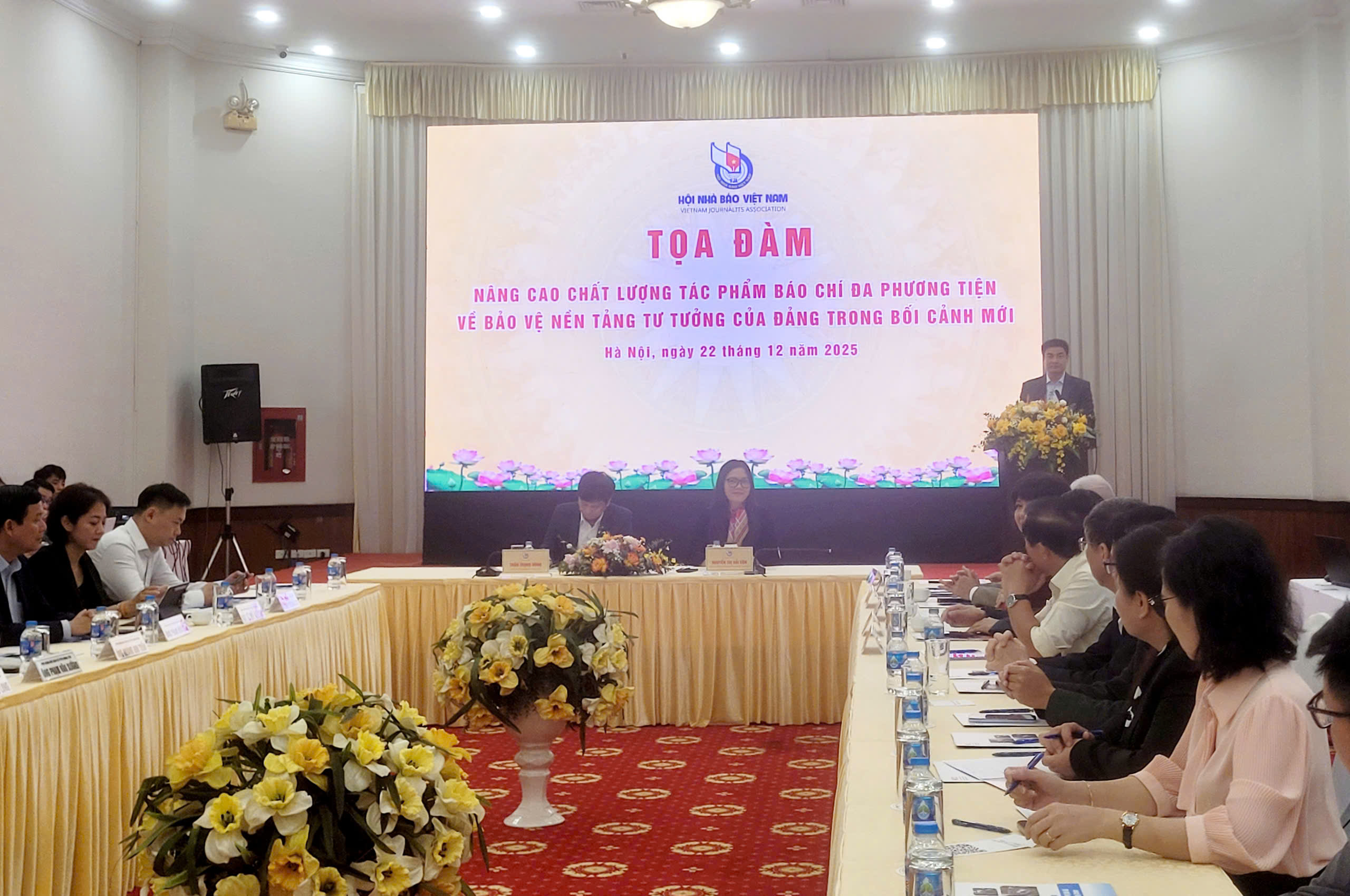 Nâng cao chất lượng tác phẩm báo chí đa phương tiện về bảo vệ nền tảng tư tưởng của Đảng trong bối cảnh mới