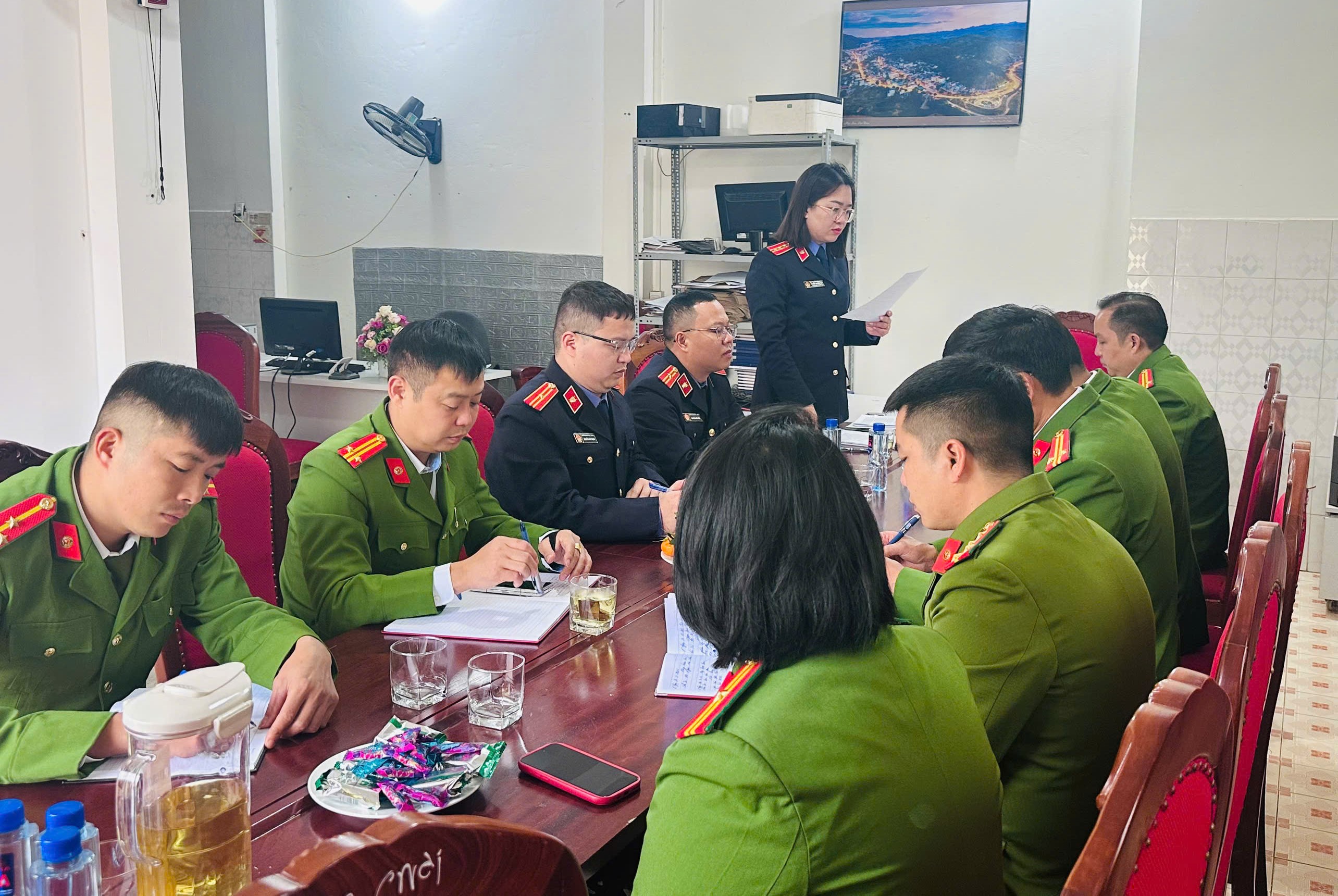 VKSND khu vực 4, tỉnh Sơn La trực tiếp kiểm sát tại Phân trại tạm giam Mai Sơn