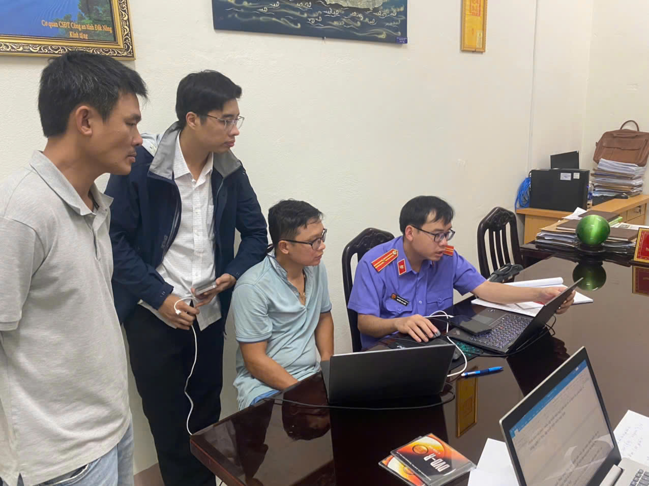 Phê chuẩn khởi tố, tạm giam 13 bị can lừa đảo chiếm đoạt tiền ảo