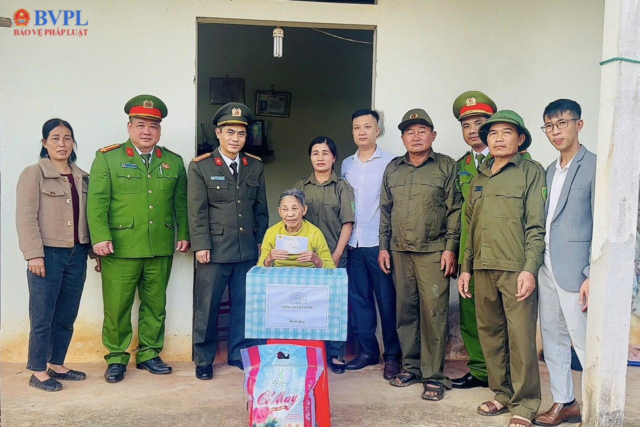 Hưởng ứng phong trào thi đua “Ba nhất” do Bộ Công an phát động