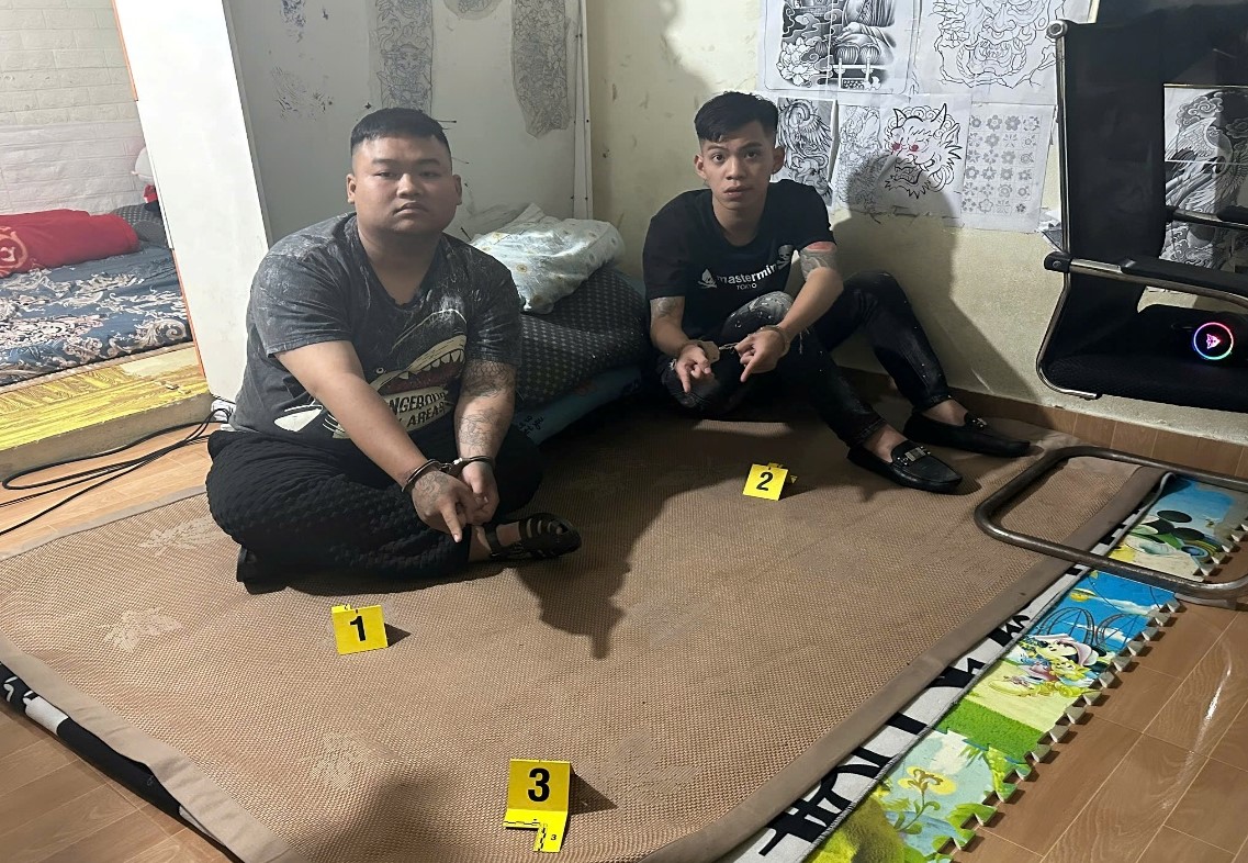 Bắt 2 đối tượng bán ma túy “đội lốt” tinh dầu CBD