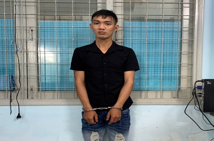 Tạm giữ đối tượng “hiếp dâm người dưới 16 tuổi”