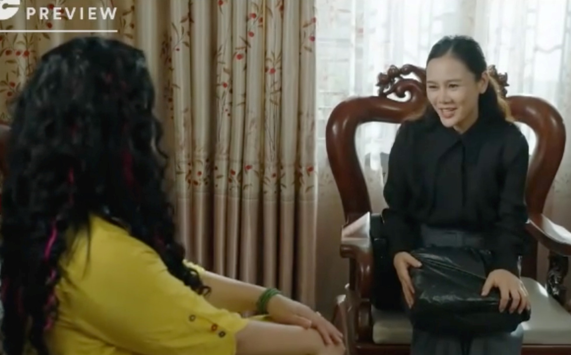 Lằn ranh - Tập 39 Nguyệt liều lĩnh mang tiền đến nhà sếp đút lót