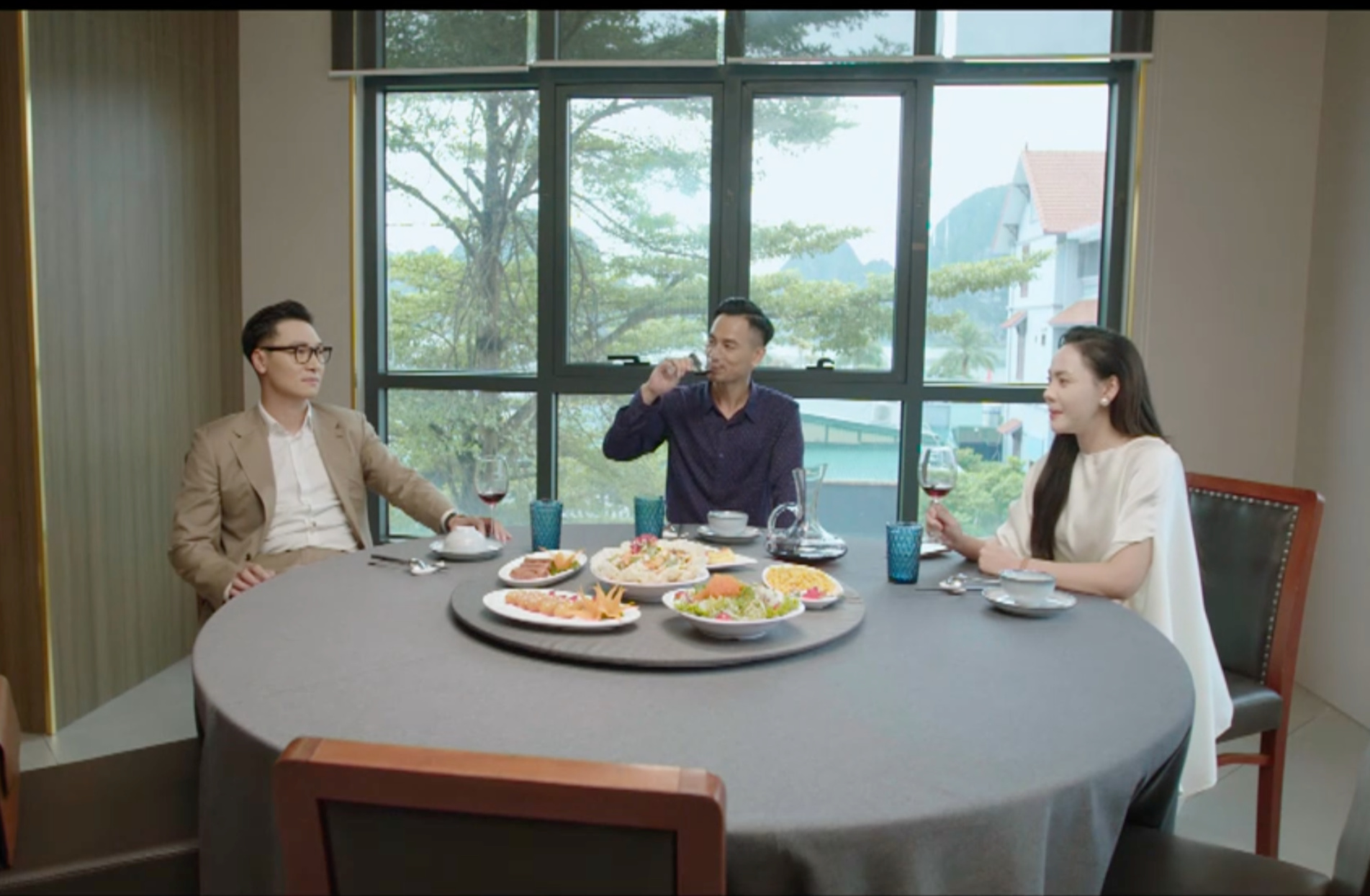 Lằn ranh - Tập 39 Chủ tịch Thủy nghi ngờ can thiệp kết luận thanh tra Trinh Tam