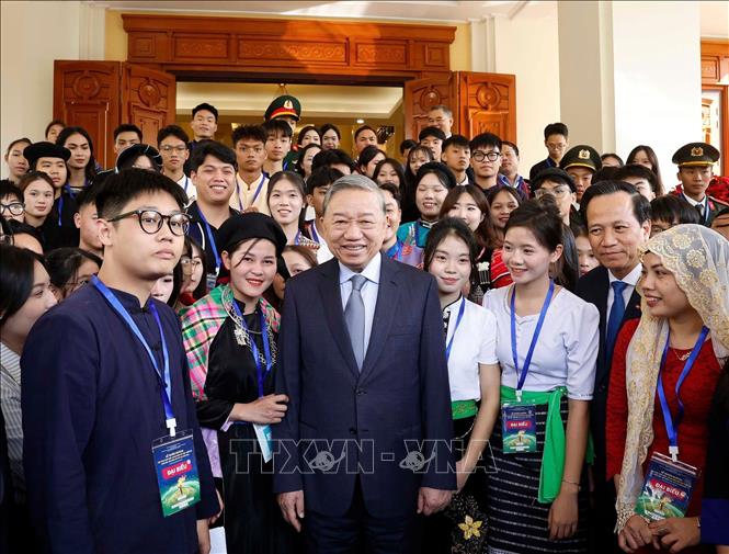 Tổng Bí thư Tô Lâm gặp mặt học sinh, sinh viên, thanh niên dân tộc thiểu số xuất sắc, tiêu biểu