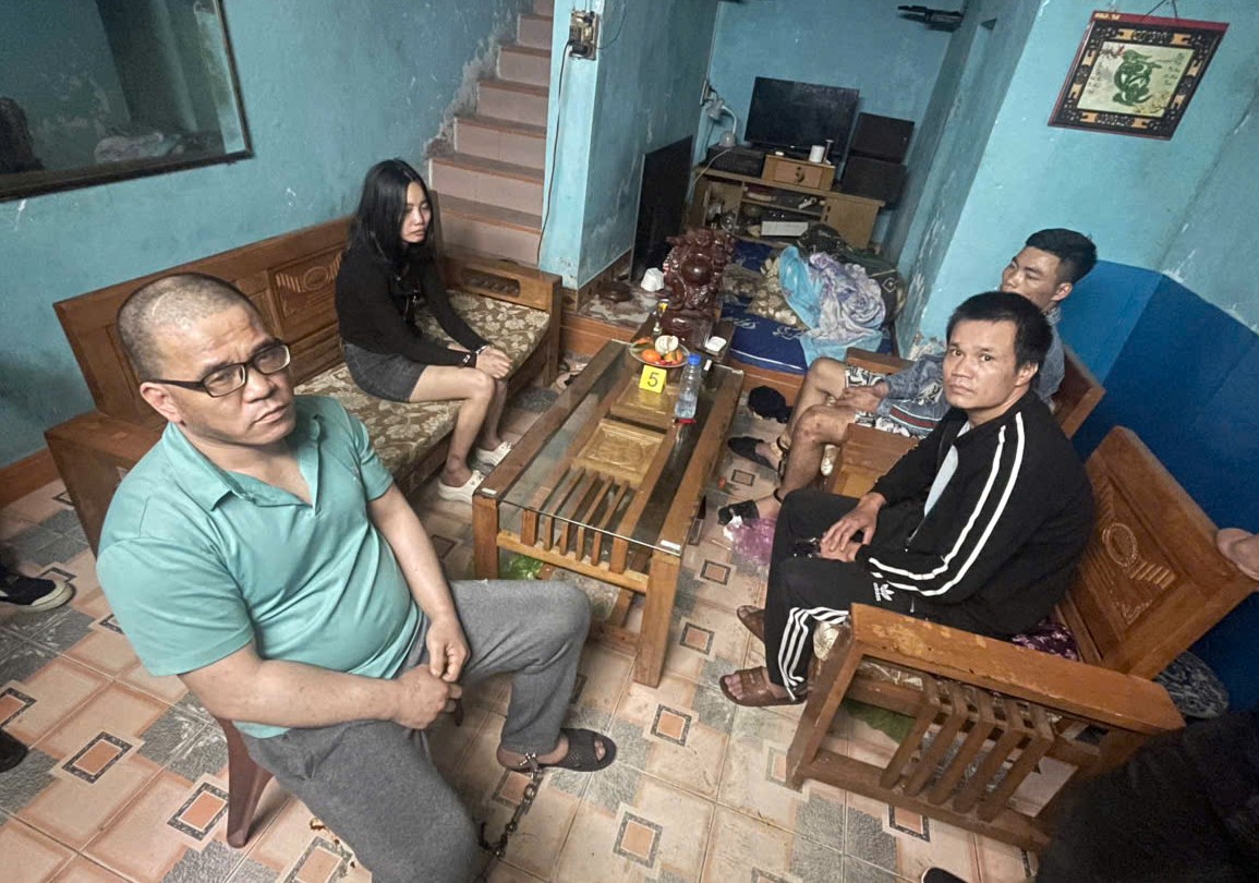 Triệt phá nhóm mua bán, tổ chức sử dụng trái phép chất ma túy tại nhà riêng