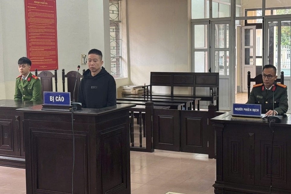 Du khách tàng trữ ma túy, lĩnh 36 tháng tù và bị trục xuất khỏi Việt Nam