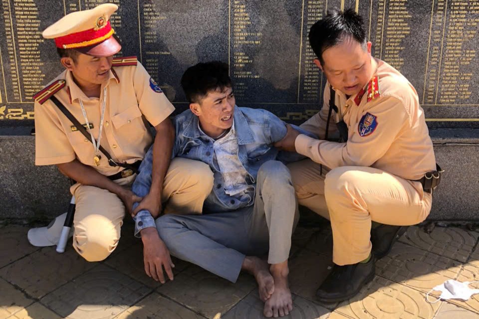 Bắt giữ nam thanh niên tàng trữ ma túy khi bị kiểm tra giao thông