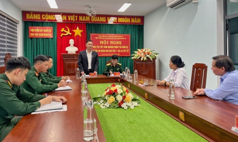 VKSQS khu vực Quân đoàn 34 học tập, rút kinh nghiệm phiên tòa hình sự