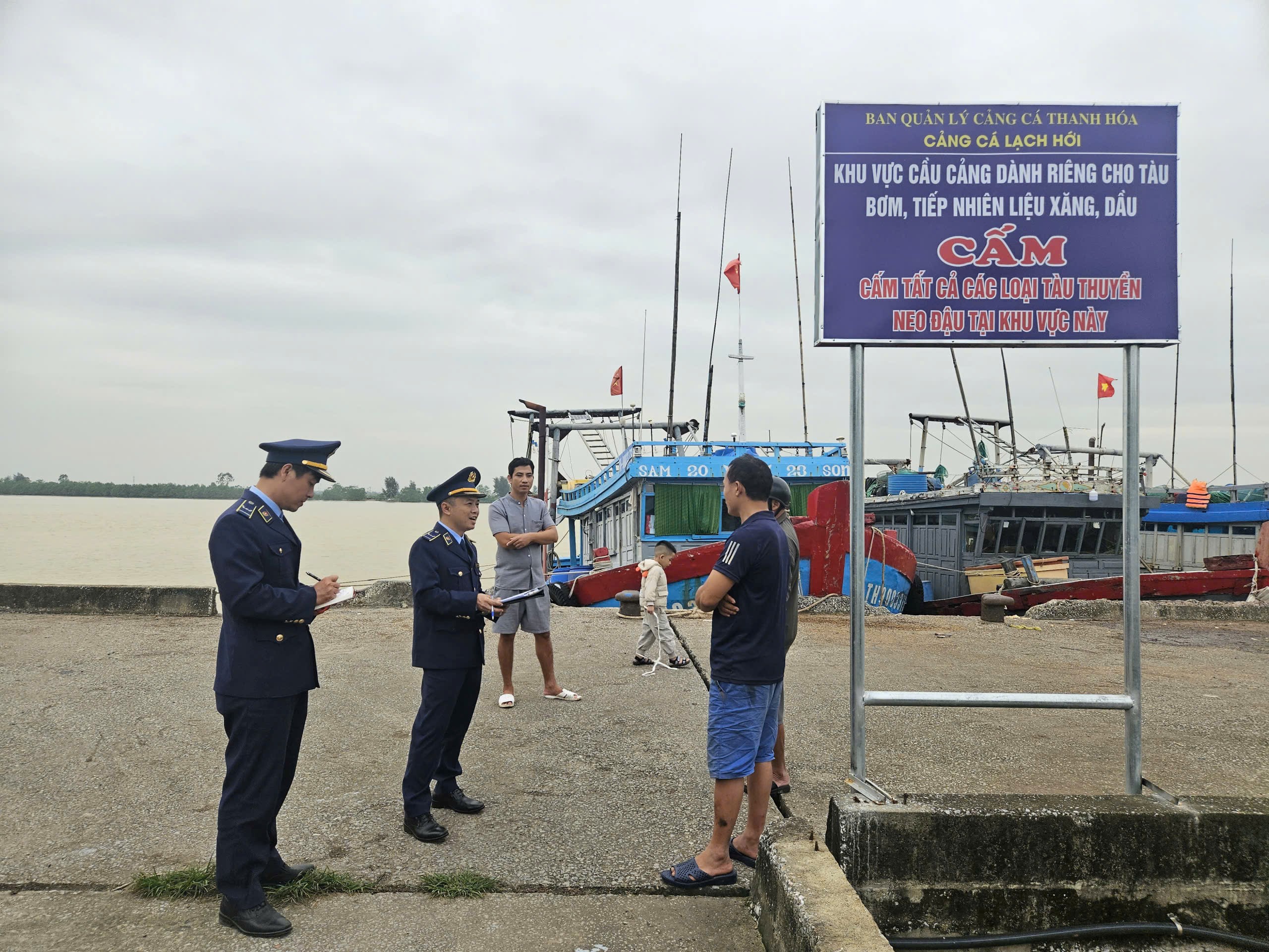 Quản lý thị trường Thanh Hóa  Lá chắn vững chắc trong kỷ nguyên số và cuộc chiến chống gian lận thương mại