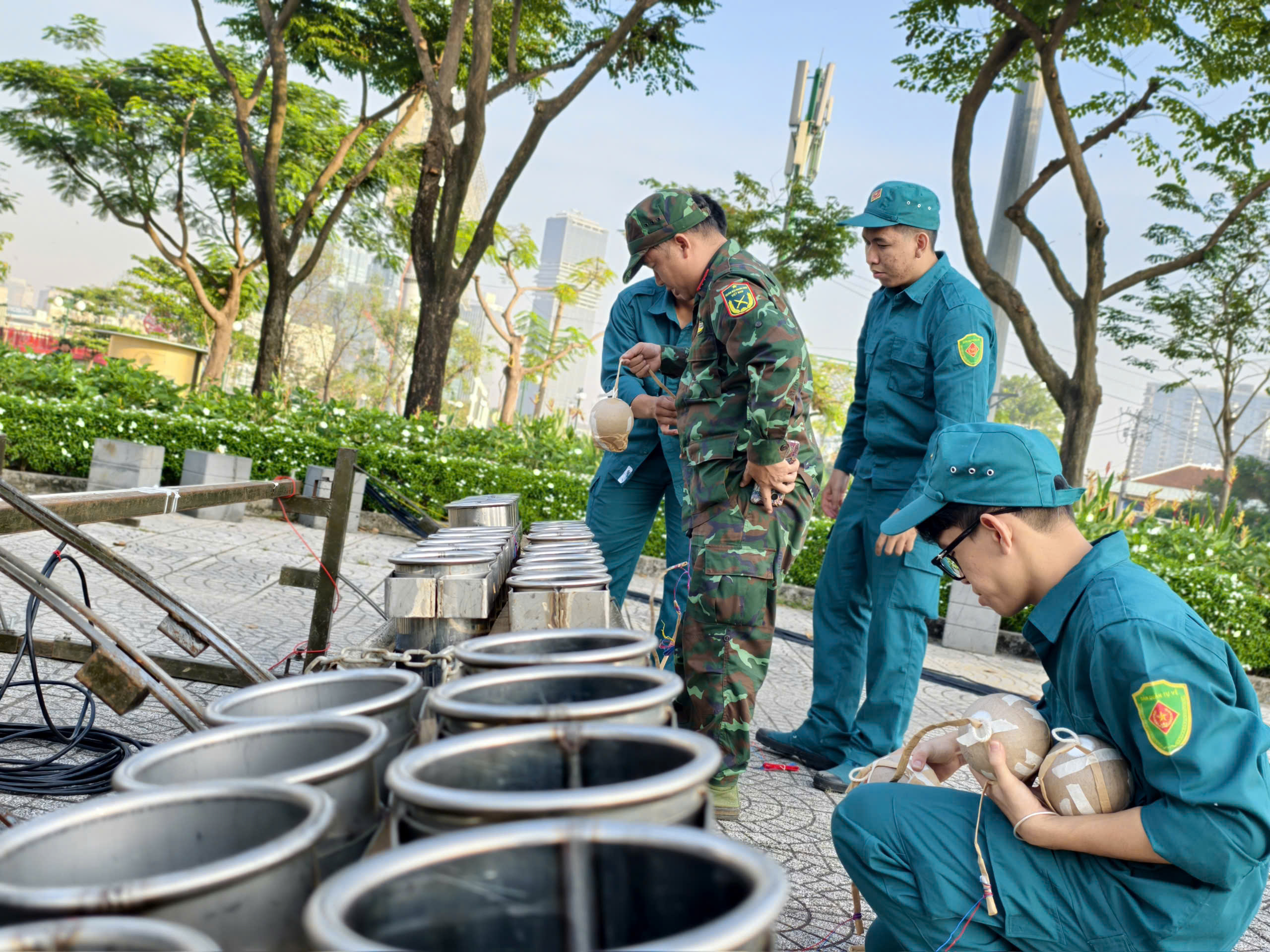 Trận địa pháo hoa ở TP Hồ Chí Minh sẵn sàng khai hỏa đón năm mới 2026