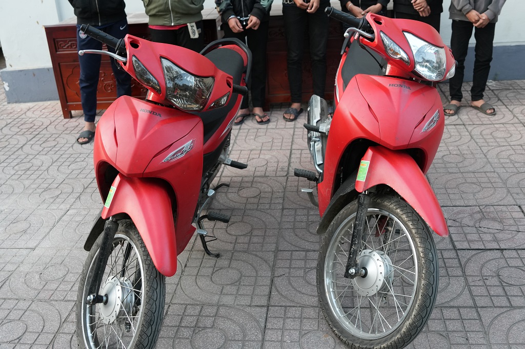 Thiếu phương tiện đi lại, 3 đối tượng dưới 18 tuổi rủ nhau trộm xe gắn máy