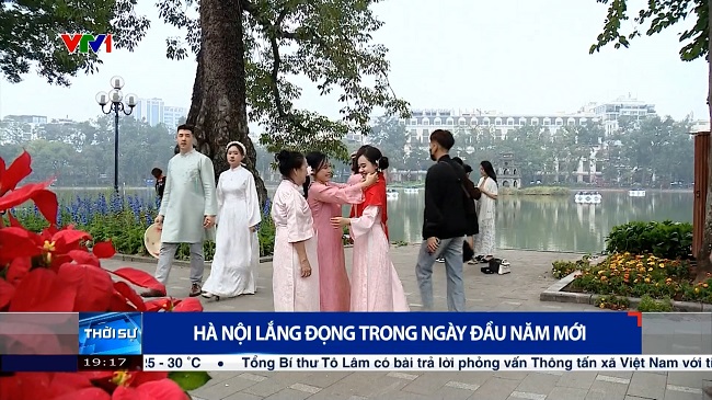 Hà Nội lắng đọng trong ngày đầu năm mới