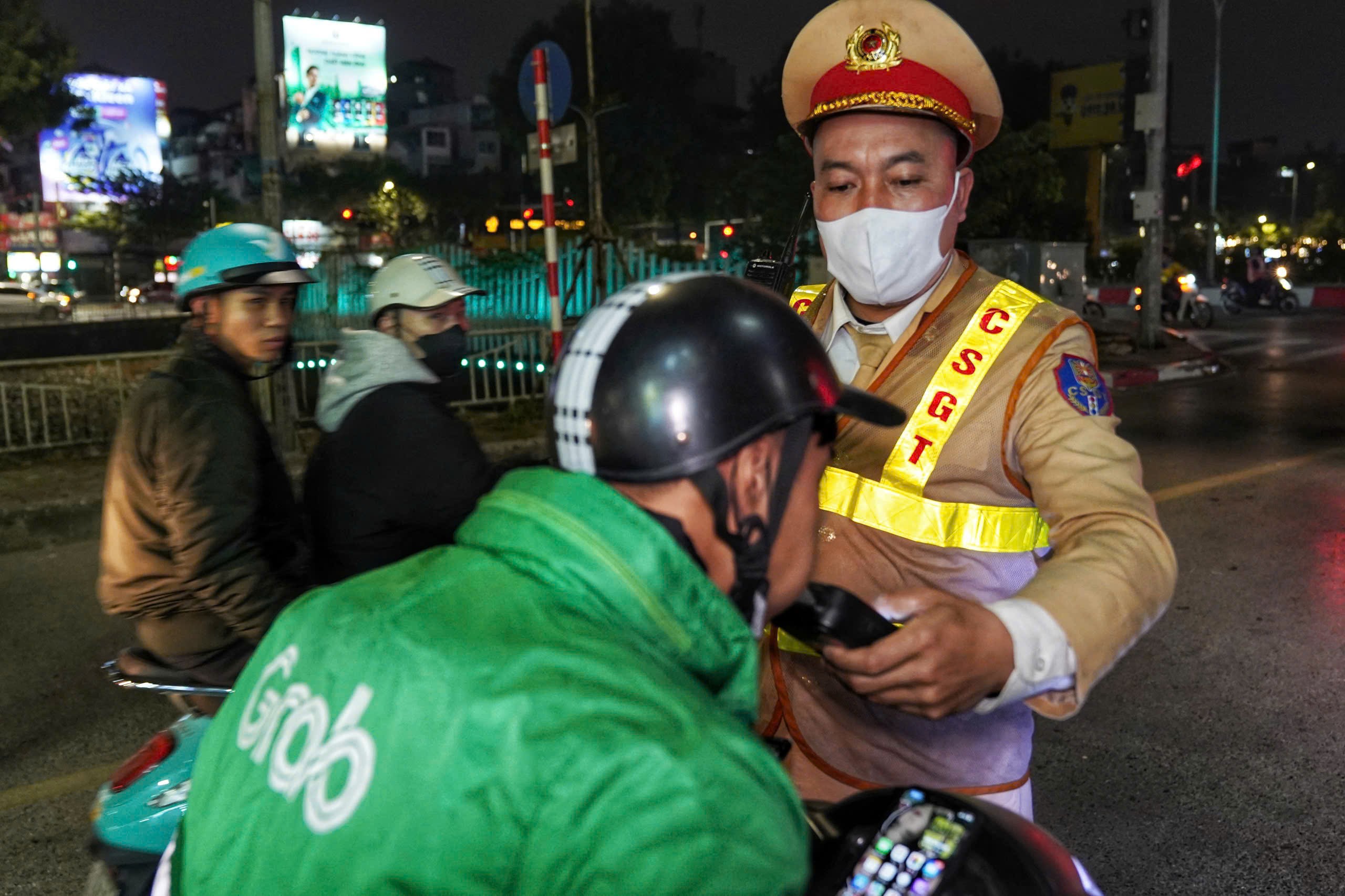 Xử lý gần 3,5 nghìn trường hợp vi phạm nồng độ cồn trong ngày 3 1