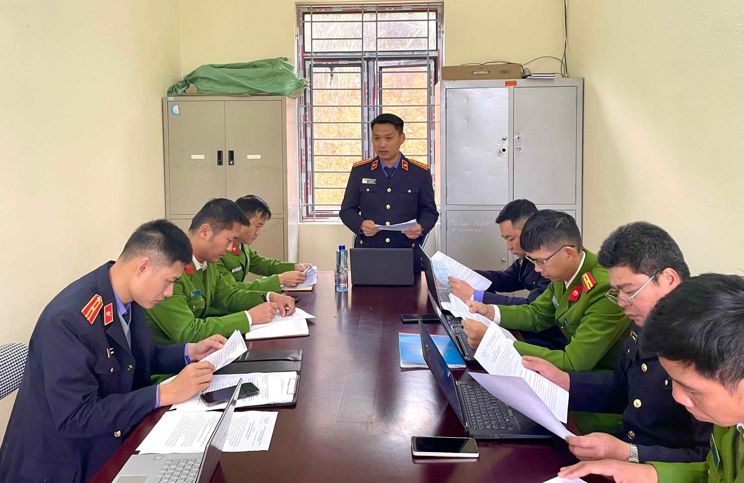 Tăng cường kiểm sát việc tiếp nhận, giải quyết nguồn tin về tội phạm, bắt tạm giữ và thi hành án hình sự