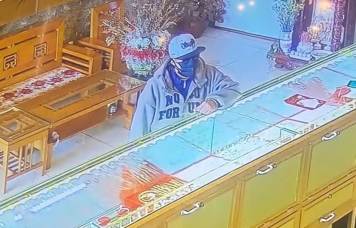 Truy bắt đối tượng táo tợn cướp tiệm vàng