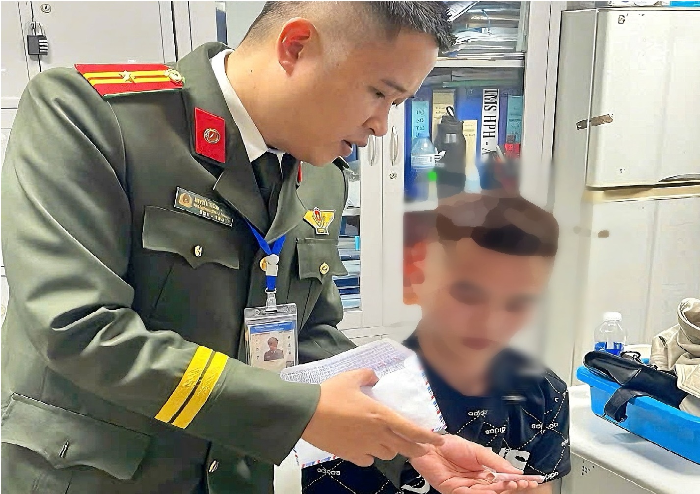 Phát hiện hành khách giấu gói nghi ma túy trước giờ lên máy bay