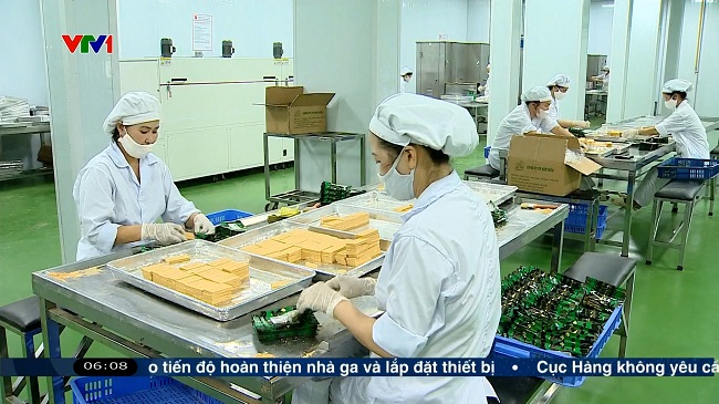 Doanh nghiệp thực phẩm tăng ca dịp tết