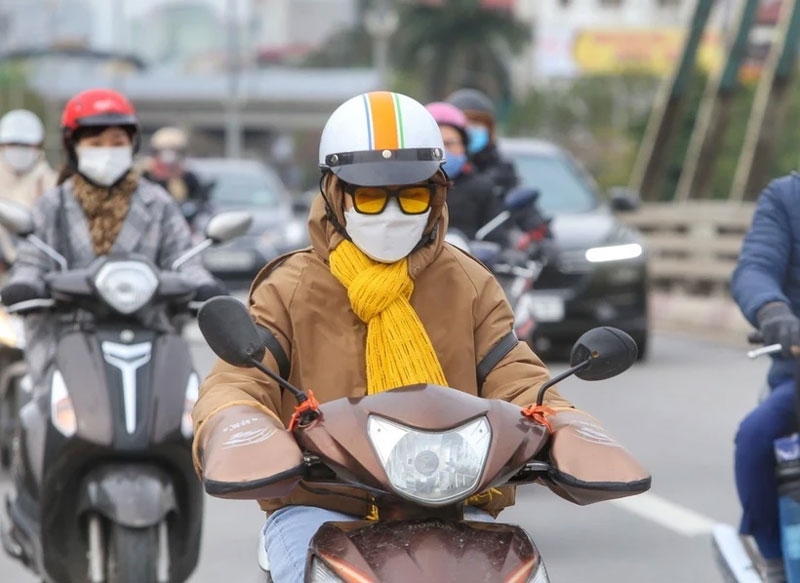 Miền Bắc bị ảnh hưởng thêm đợt không khí lạnh mạnh, Nam Bộ ngày nắng, đêm mưa