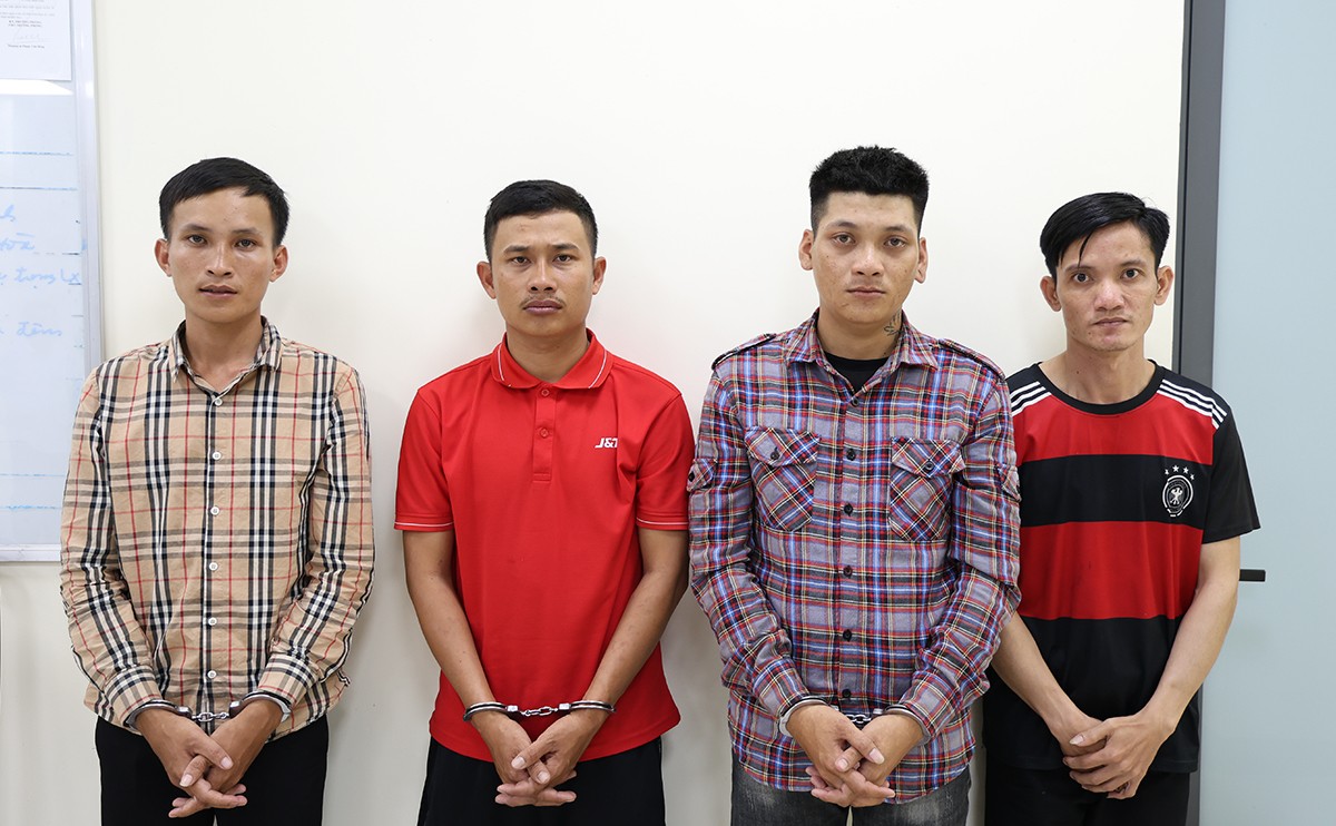 Tạm giữ hình sự 5 đối tượng về hành vi “Giết người” và “Gây rối trật tự công cộng”