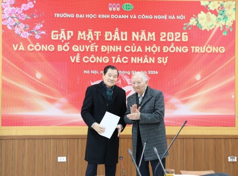 Trường Đại học Kinh doanh và Công nghệ Hà Nội Gặp mặt đầu năm 2026 và công bố quyết định về công tác nhân sự