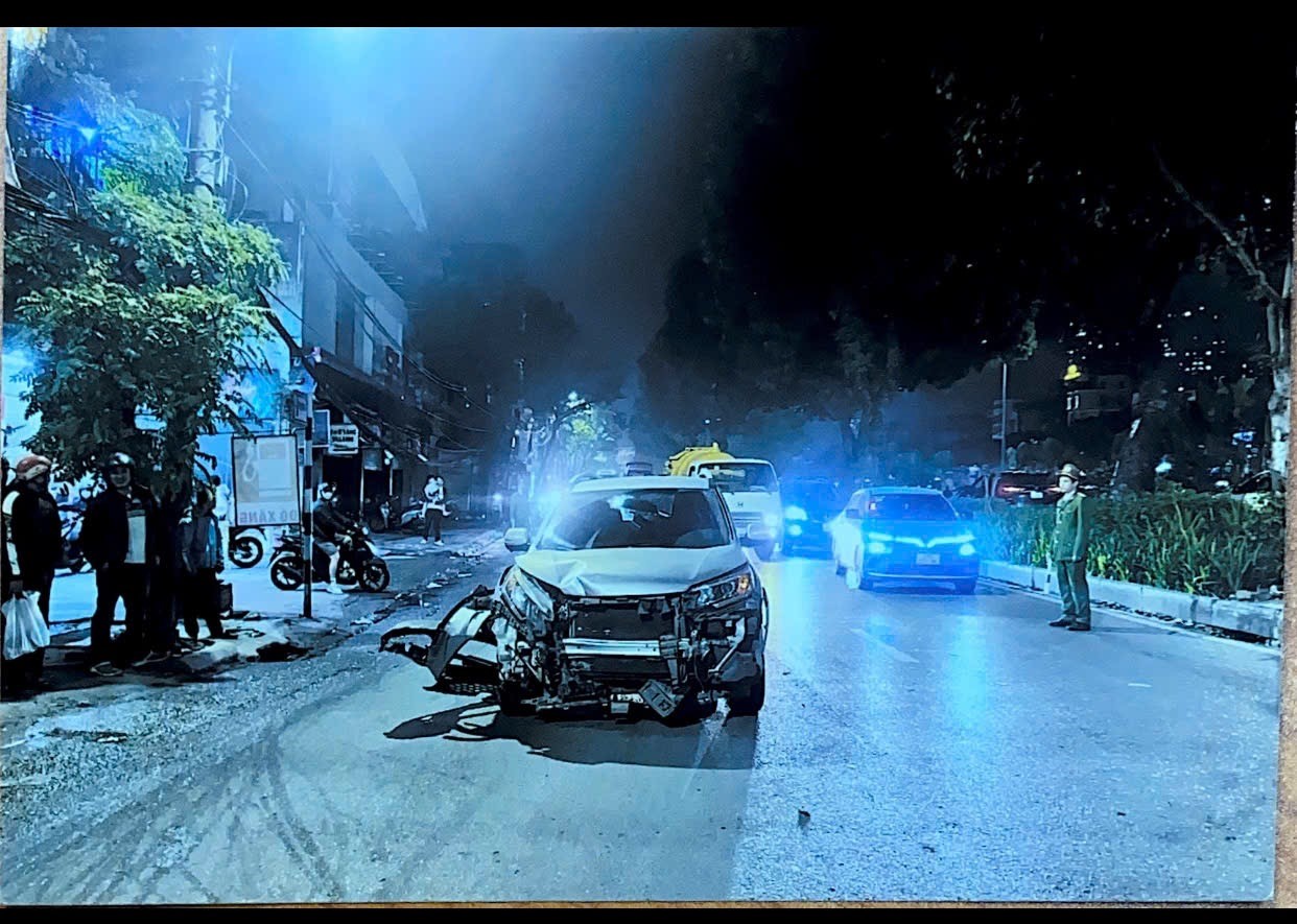 Tìm người chứng kiến vụ va chạm giao thông trên đường Láng