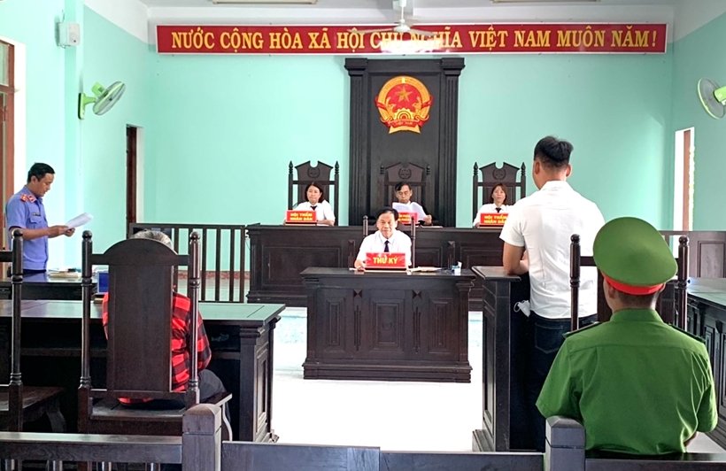 Quy định chi tiết việc xét xử vụ án hình sự có người chưa thành niên là bị hại, người làm chứng