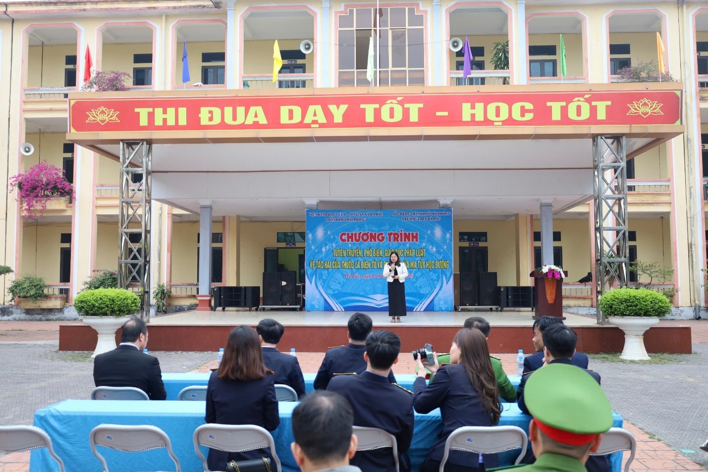 Phối hợp tuyên truyền, giáo dục pháp luật trong trường học