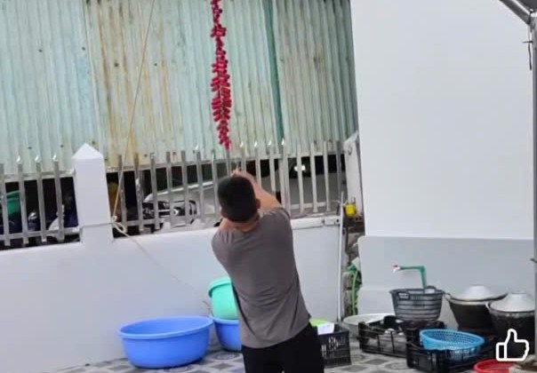 Xử lý nam thanh niên đốt pháo mừng tân gia rồi đăng lên Facebook