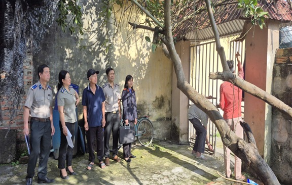 VKSND Khu vực 5, tỉnh Hưng Yên kiểm sát thi hành việc giao đất cho đương sự