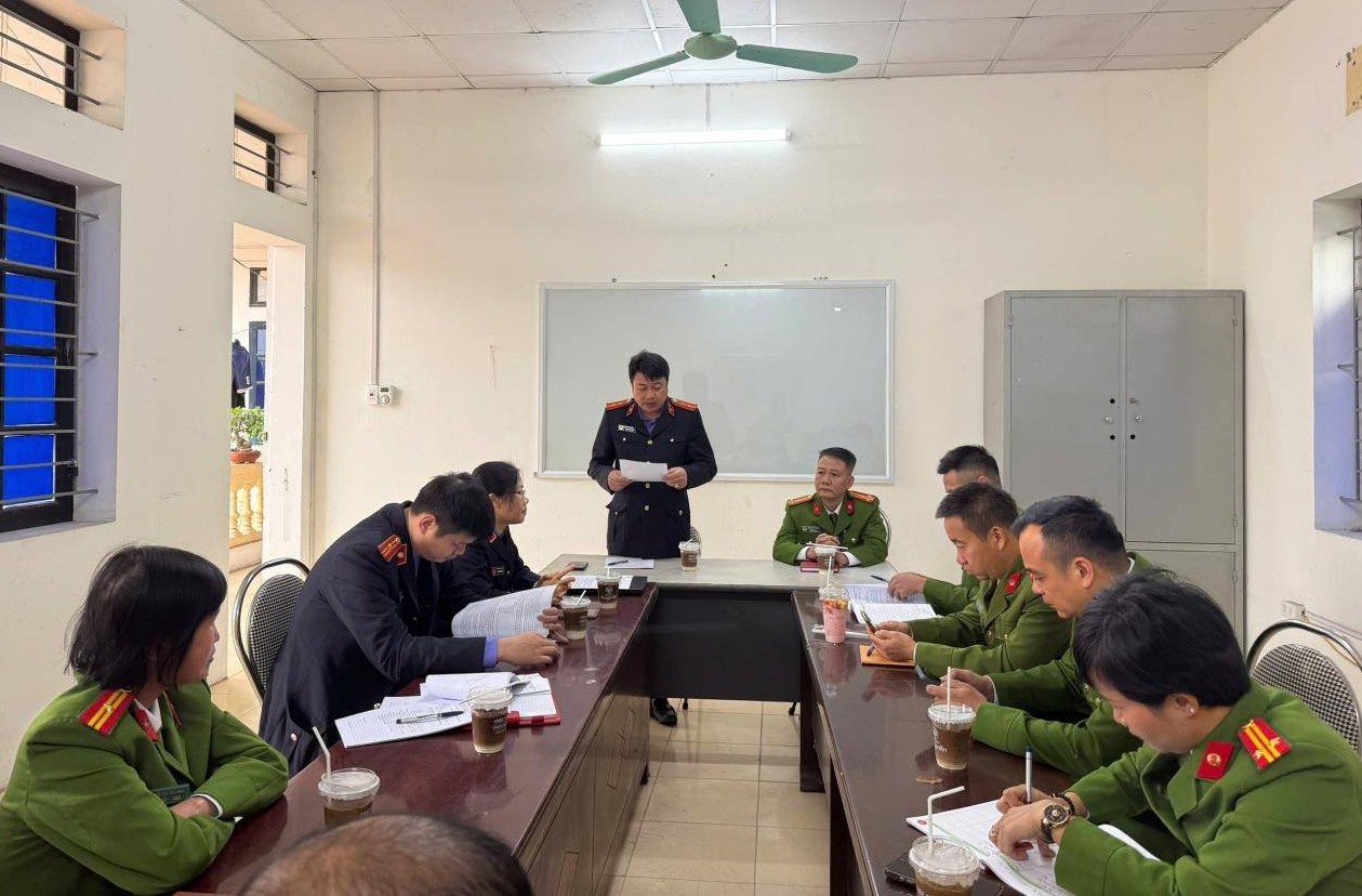 Trực tiếp kiểm sát việc tạm giữ, tạm giam tại Phân trại Tứ Minh