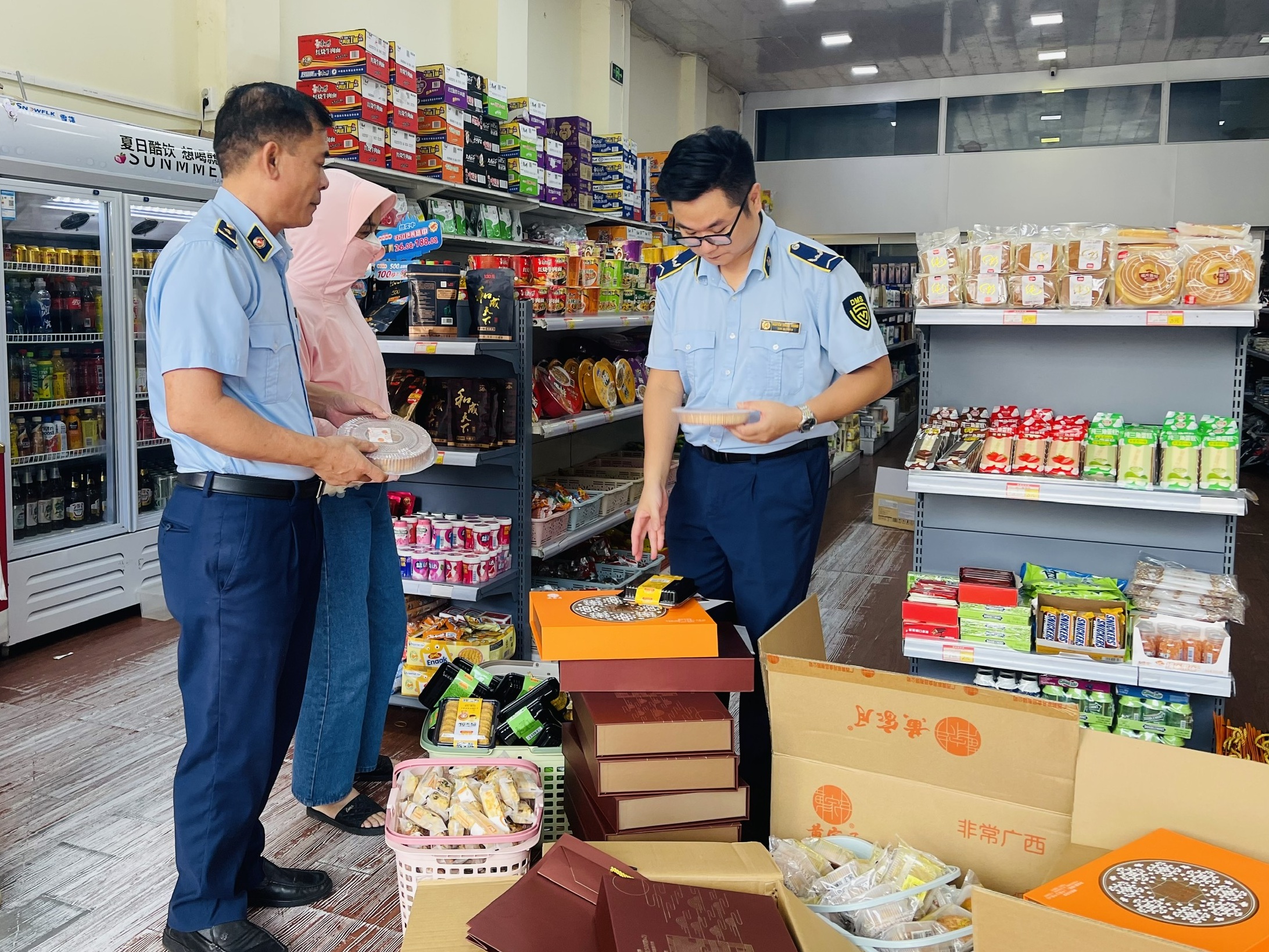 Thành lập 7 đoàn công tác kiểm tra, bình ổn thị trường dịp cao điểm Tết Nguyên đán Bính Ngọ 2026