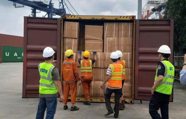 Hải quan thông tin loạt vụ xâm phạm quyền sở hữu và giả mạo nhãn hiệu hàng trăm tỉ đồng