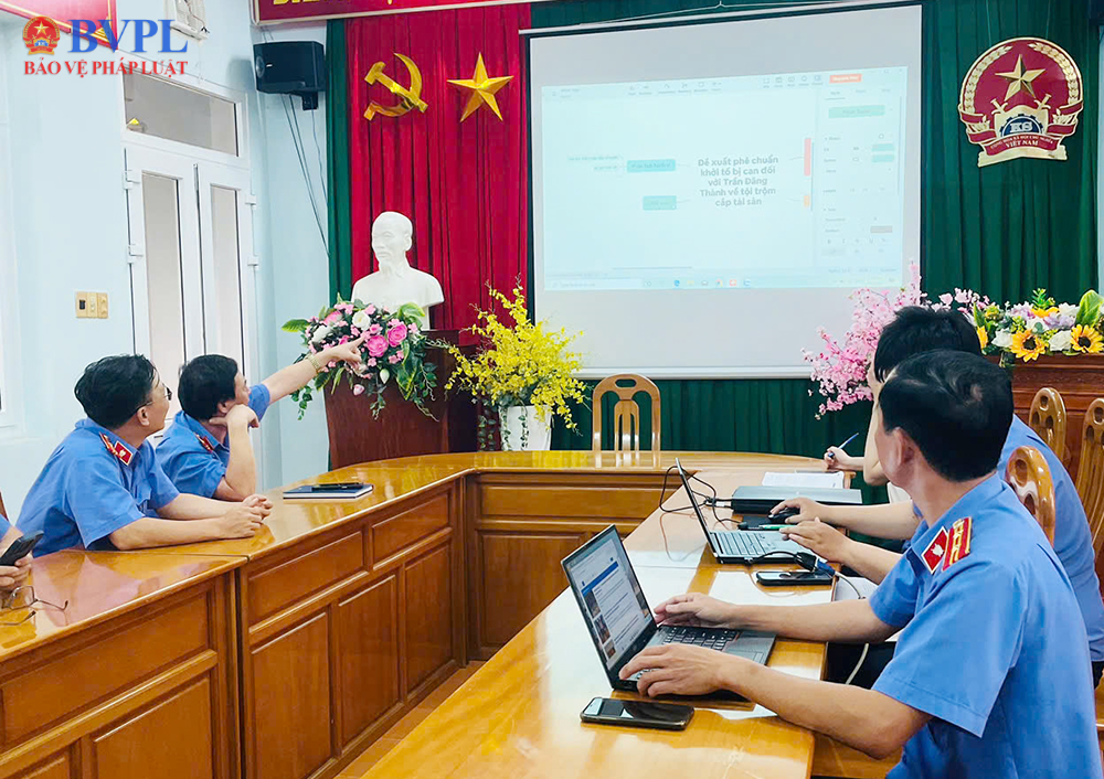 Đẩy mạnh đào tạo tại chỗ việc ứng dụng công nghệ thông tin trong công tác chuyên môn