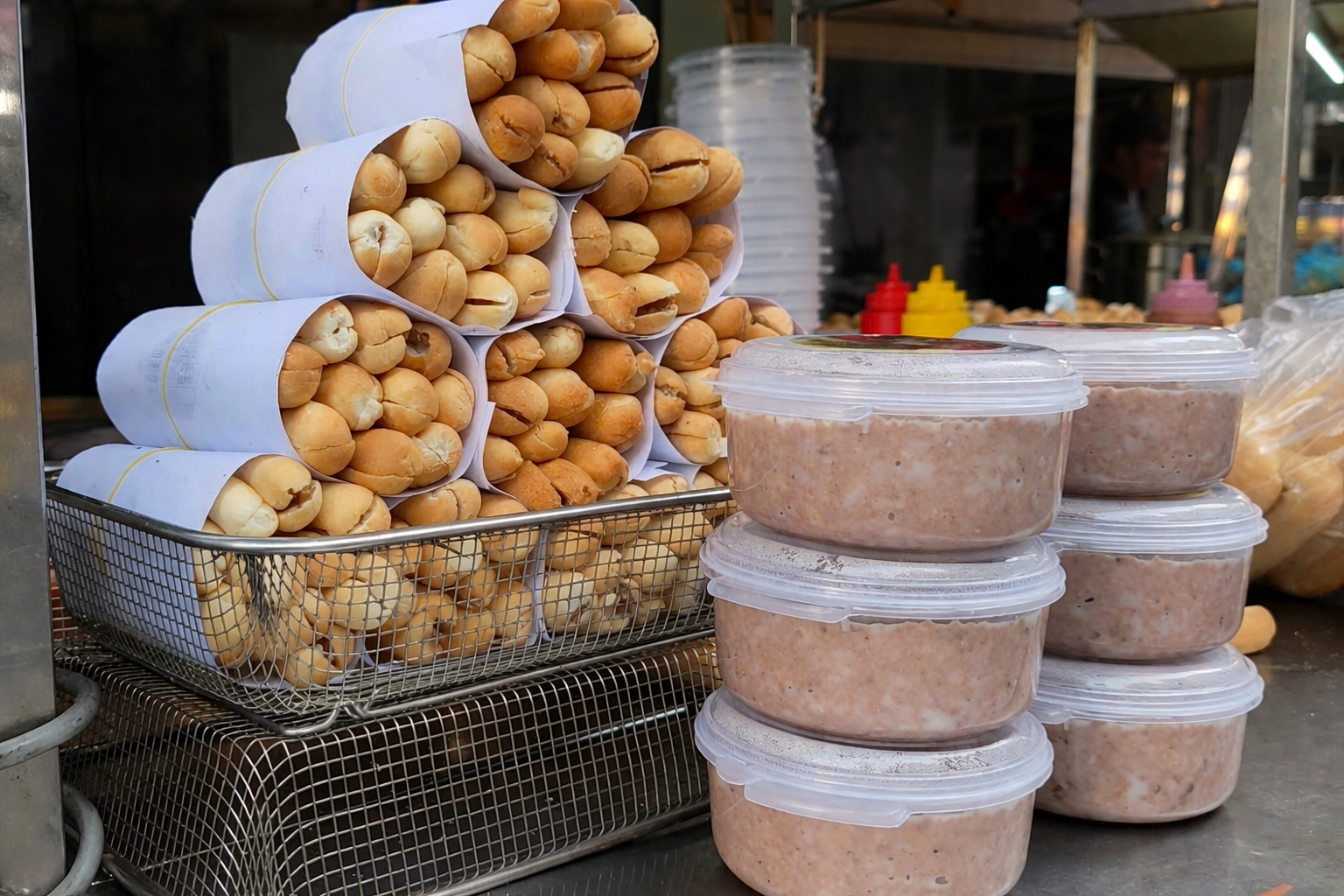 Tránh nhầm lẫn pate Cột Đèn truyền thống với sản phẩm đóng hộp