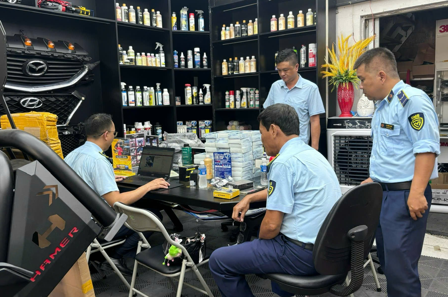 Cao điểm chống buôn lậu, hàng giả dịp Tết Nguyên đán Bính Ngọ 2026