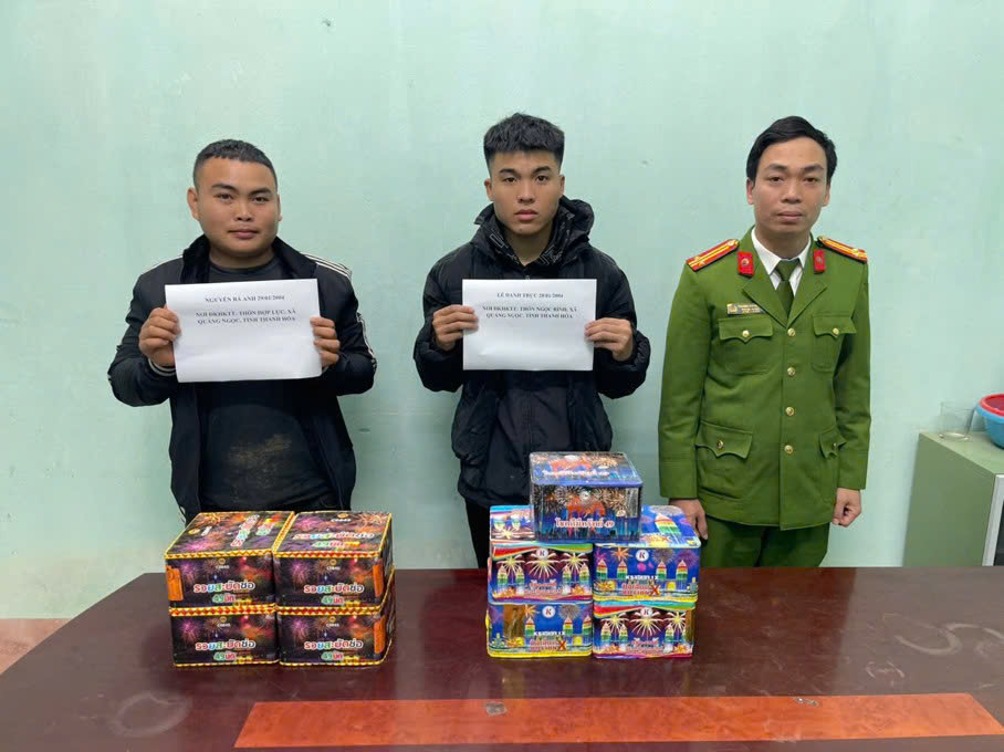 Phê chuẩn khởi tố các bị can buôn bán pháo nổ dịp cận Tết