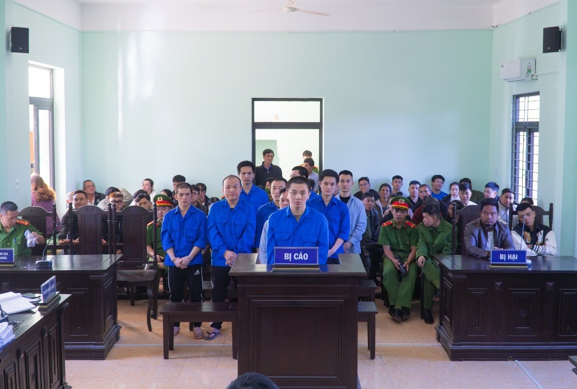 9 bị cáo lãnh án vì mang hung khí đi giải quyết mâu thuẫn