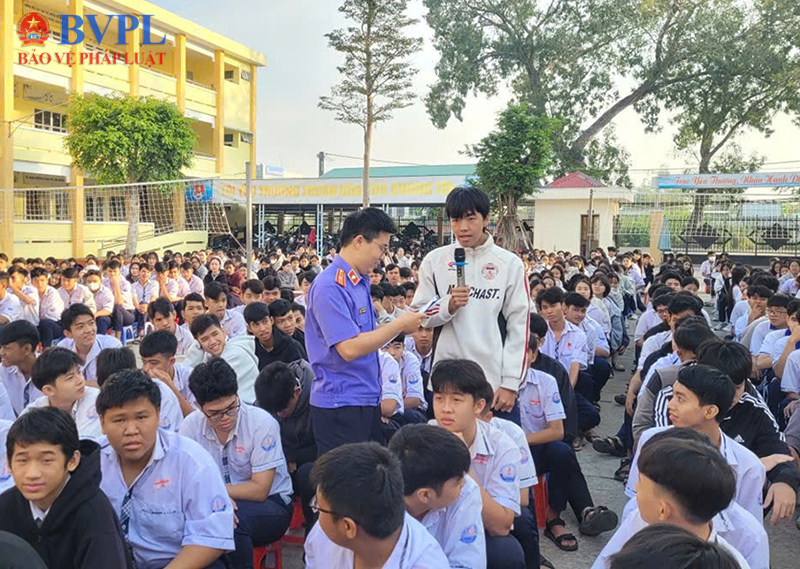 VKSND Khu vực 6 TP Cần Thơ tuyên truyền pháp luật cho học sinh