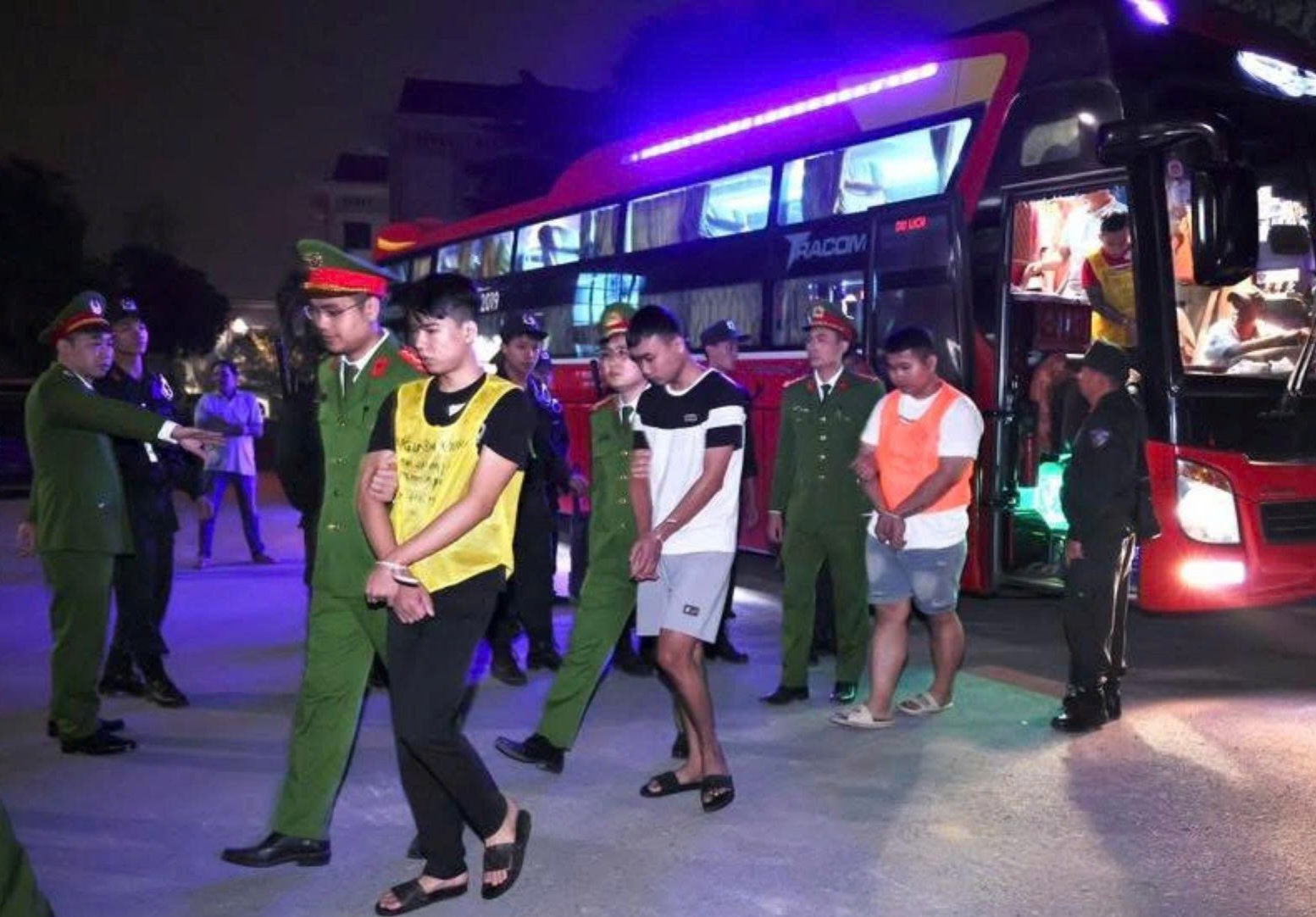 Phá băng nhóm lừa đảo qua mạng ở Campuchia, bắt hơn 200 đối tượng