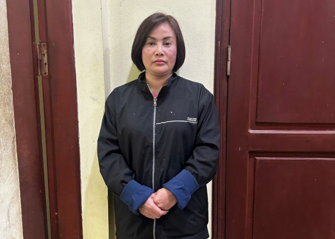 Bắt khẩn cấp chủ quán cà phê điều hành đường dây mại dâm